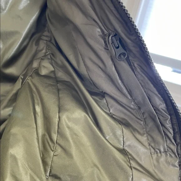 Roots - Duck Down Filled Puffer Outdoor Vest - Green - XS - Picture 9 of 10